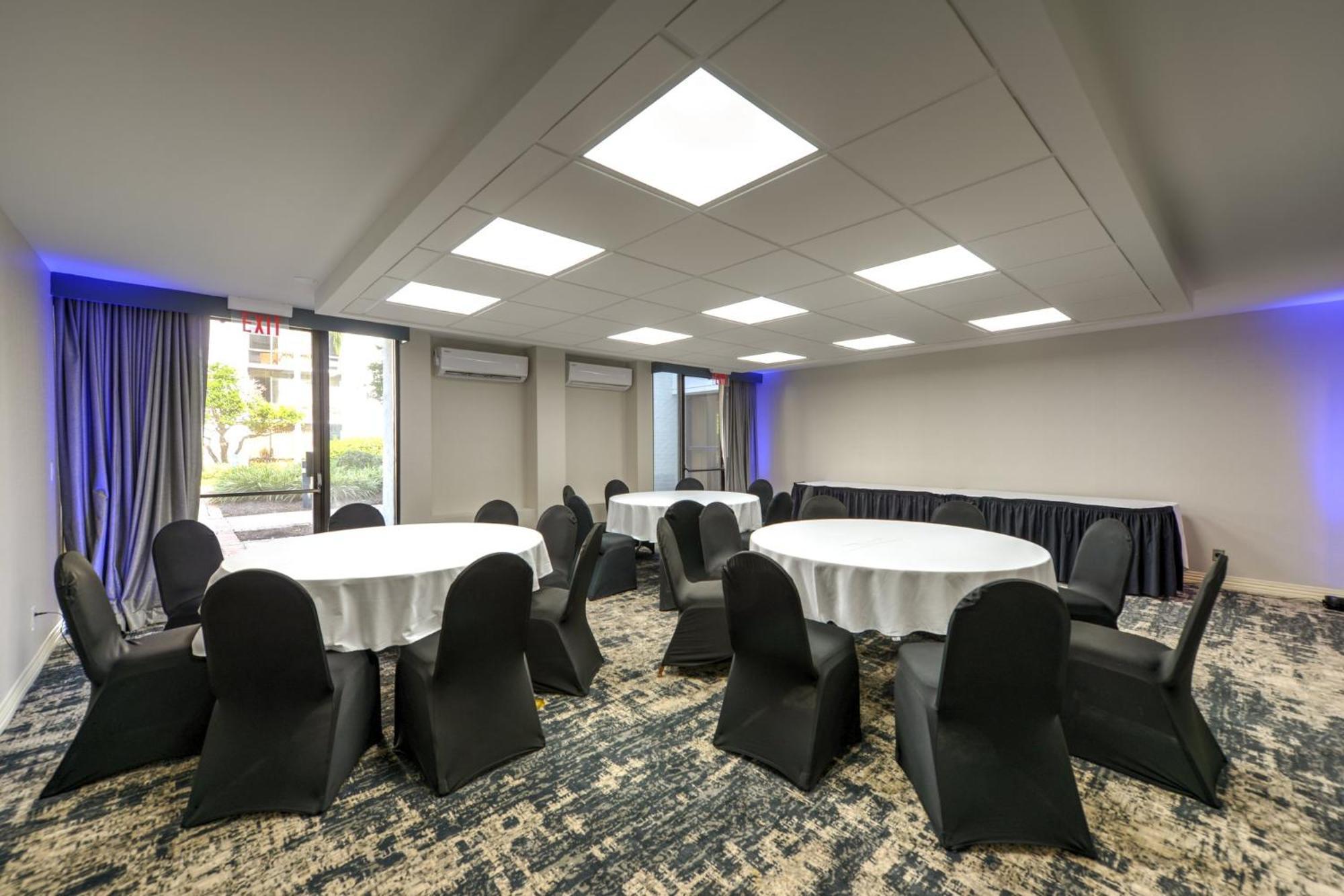 Crowne Plaza Jacksonville Airport By Ihg Экстерьер фото